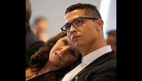 Cristiano Ronaldo y su madre. (Foto: Instagram)