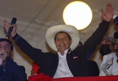 Excandidatos presidenciales saludan a Pedro Castillo tras proclamación del JNE