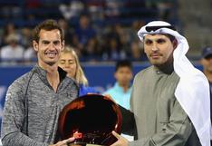 Andy Murray se impone en Abu Dabi por retiro de Djokovic