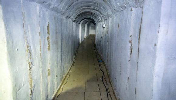 Un túnel subterráneo, que las fuerzas israelíes dijeron haber encontrado durante una redada en Jan Yunis, en el sur de la Franja de Gaza, el 21 de enero de 2024. (Foto del Ejército israelí / AFP)