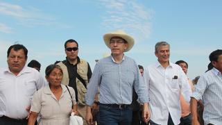 A un mes del gobierno de Vizcarra: los hechos y los gestos
