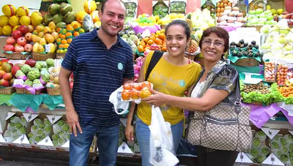 Sitio ofrece 'alquiler de amigos' para turistas en Brasil 2014