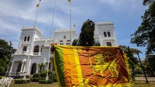 Sri Lanka: manifestantes ponen fin a toma de edificios públicos y el presidente Rajapaksa huye a Singapur