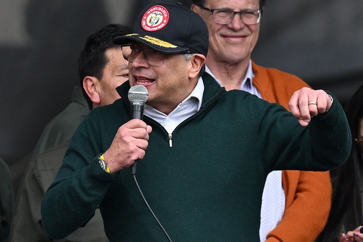 El presidente de Colombia, Gustavo Petro, pronuncia un discurso durante una manifestación del Primero de Mayo. (Foto: AFP)