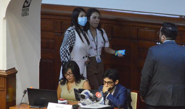 María Cordero llega al hemiciclo para defenderse de la acusación constitucional en su contra. Foto: GEC / Jorge Cerdán