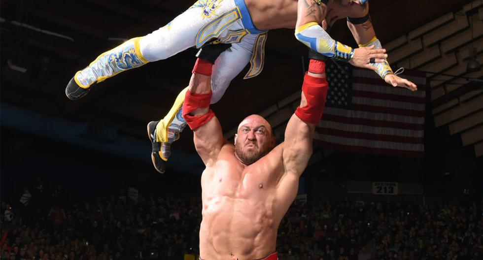 Ryback salvó de morir a Kalisto en WWE Payback 2016 con tremendo gesto. (Foto: WWE)