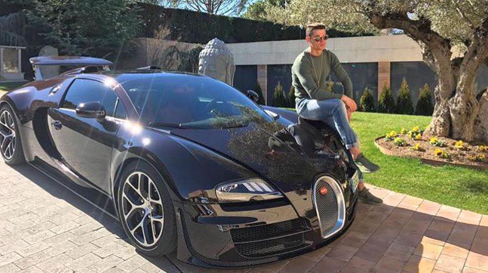 Cristiano Ronaldo public&oacute; en Facebook una imagen en la que muestra su &uacute;ltimo coche. Un Bugatti Veyron del a&ntilde;o valorizado en 1,8 millones de euros.