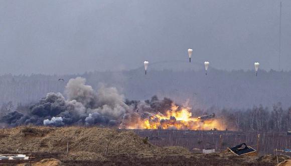 Bombardeos durante los ejercicios conjuntos de las fuerzas armadas de Rusia y Bielorrusia cerca de Ucrania. (Foto referencial / AFP).