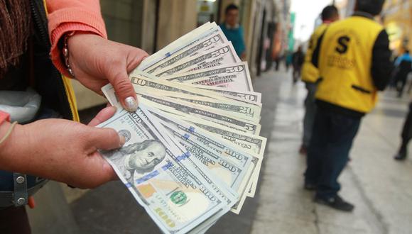 En el mercado paralelo o casas de cambio de Lima, el tipo de cambio se cotiza a S/3,665 la compra y S/3,690 la venta. (Foto: GEC)