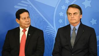 Militares brasileños se acercan al vicepresidente de Bolsonaro ante respuesta al coronavirus