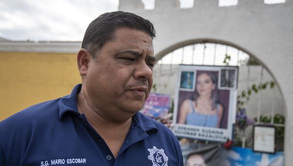 Mario Escobar, padre de la joven Debanhi Escobar, habla en entrevista con EFE, en el exterior del motel donde fue encontrado sin vida el cuerpo de su hija, en Monterrey, Nuevo León (México).