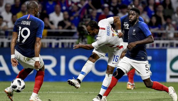 Francia vs. Estados Unidos: grosero error de Sidibé propició el 1-0 de Julian Green. (Foto: AFP)