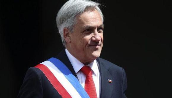 Piñera lidera encuestas pese a críticas por negocios en Perú