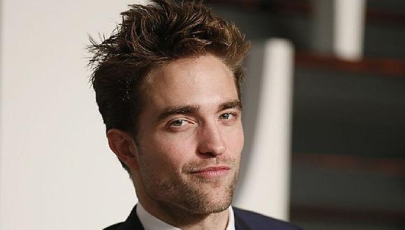 Robert Pattinson hizo explotar su microondas mientras intentaba cocinar un plato de pasta. (AFP).