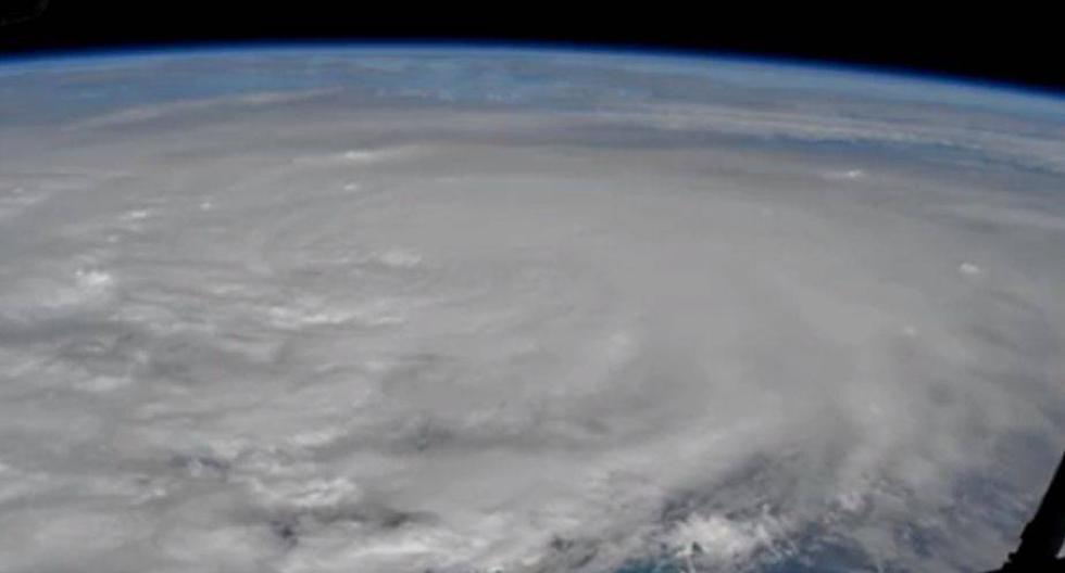 El paso del hurac&aacute;n de categor&iacute;a 3 Matthew por la costa este de la regi&oacute;n centro de Florida, EEUU, fue captado por la NASA. (Foto: captura)