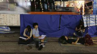 Manifestantes de Hong Kong cancelan su propio referéndum