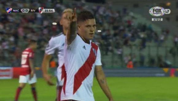River Plate vs. Nacional: colombiano Quintero marcó el 1-0 con este penal. (Foto: captura)