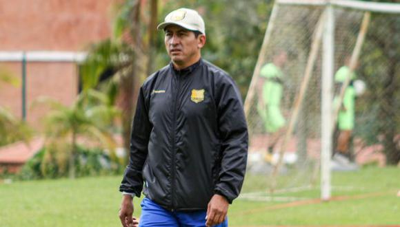 Johan Fano, Giancarlo Umaña y Fernando Amoroso estuvieron en el comando técnico de Águilas Doradas este domingo. (Foto: Águilas Doradas)