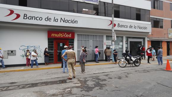 Los beneficiarios podrán retirar el bono de S/ 380 utilizando la opción “retiro sin tarjeta” en cualquiera de los cajeros del banco, a través de una clave enviada al celular. (Foto: GEC)