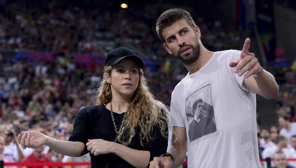 Gerard Pique y Shakira durante un juego en Barcelona en 2014. (Foto: AFP)