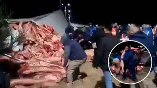 Argentina: Saquean 20 toneladas de carne de camión volcado