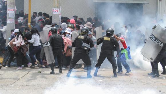 Imagen de desmanes y saqueos en la ciudad de Huancayo durante la primera semana del paro de transportistas. (Foto: Adrián Zorrilla / @photo.gec)