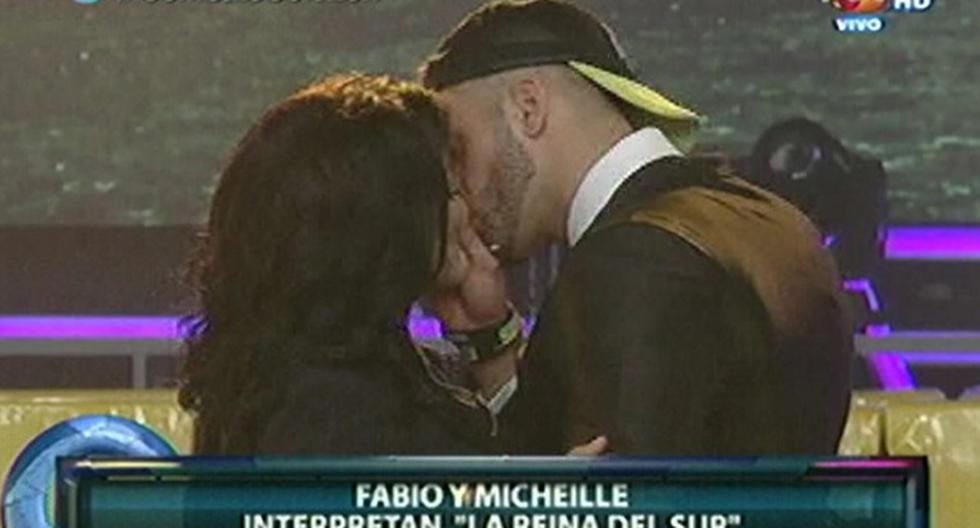 Michelle Soifer y Fabio Agostini protagonizaron romántica escena de telenovela. (Foto: Captura América TV)