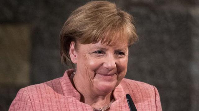 La mujer más poderosa del mundo ocupa el 4º lugar en la lista y es la canciller alemana, Angela Merkel. Merkel, de 63 años, es, según Forbes, "la líder de facto de Europa", y después de convertirse en la primera mujer mandataria de su país, en 2005, está actualmente ejerciendo un cuarto mandato en el poder. "(Merkel) trabaja desde una posición de fortaleza debido a que la economía alemana continúa creciendo", dice la revista. "Y tendrá que continuar sujetando con firmeza el control del timón de la Unión Europea en momentos en que enfrenta las próximas tormentas del Brexit y del sentimiento anti inmigración en Europa", agrega.