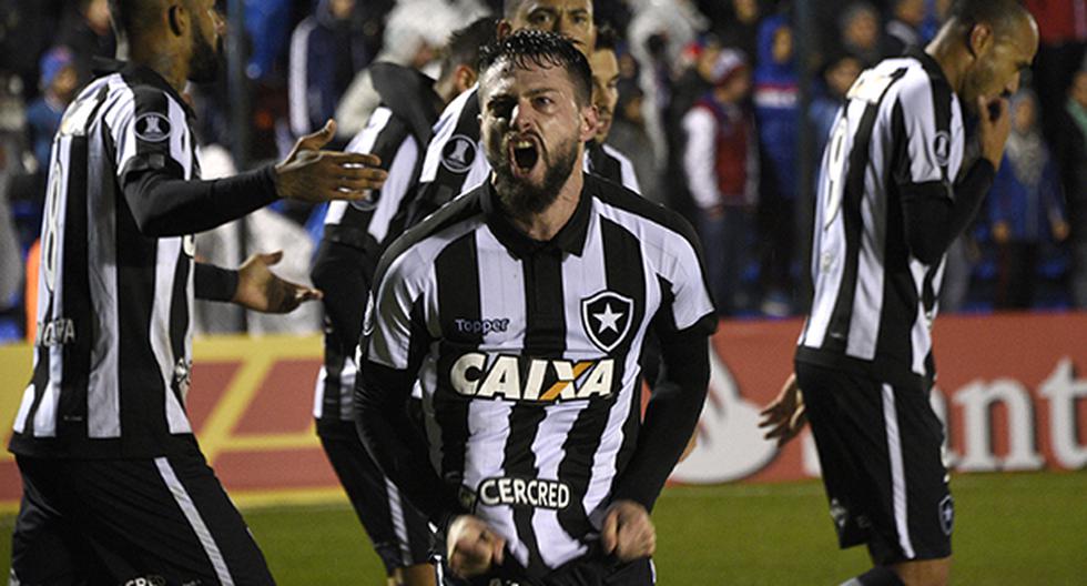 Con muy poco en el ataque, Botafogo se llevó un triunfo en casa de Nacional. Todo se definirá en Río el próximo mes de agosto. (Foto: Getty Images)