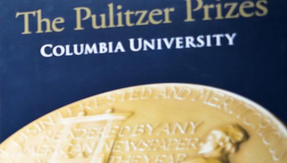 Los carteles de los Premios Pulitzer aparecen en la Universidad de Columbia, el 28 de mayo de 2019, en Nueva York. (Bebeto Matthews / AP)