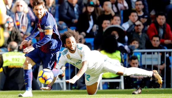 Lionel Messi no necesita de sus botínes para crear jugadas mágicas. Ante el Real Madrid exhibió una faceta más que alucinante. Y tuvo al Santiago Bernabéu como el patio de su casa. (Foto: AFP)
