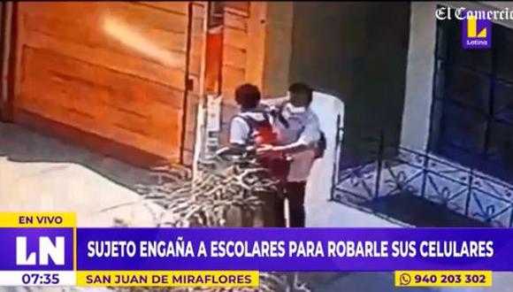 El malhechor convenció al menor para que le entregue su celular y supuestamente guardarlo en su mochila. Sin embargo, el sujeto terminó por robarle. (Foto: captura de video Latina)