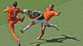 Holanda vs. México: once momentos del duelo por Brasil 2014