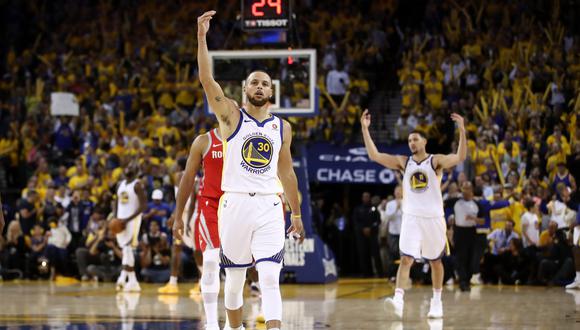 Golden State Warriors no tuvieron problemas para ponerse adelante en la serie ante los Houston Rockets en el Oracle Arena Stephen Curry anotó 35 puntos. (Foto: AFP)