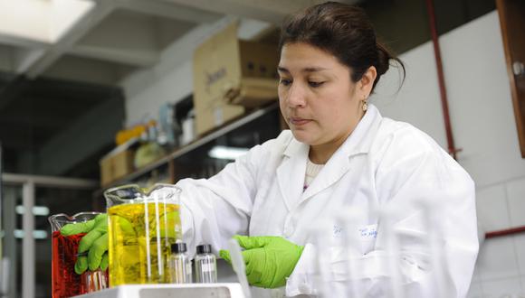 Crece el número de peruanas que se dedican a la ciencia