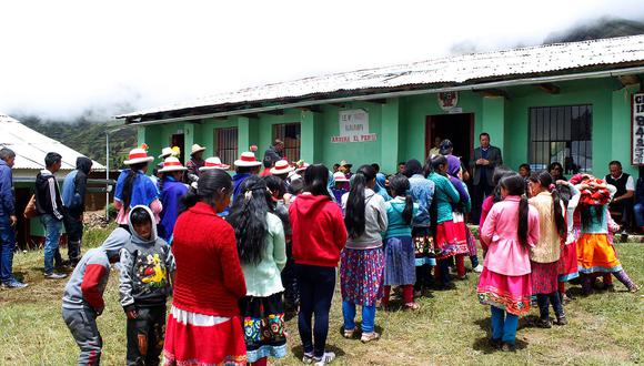 Más de 9 mil escolares no podrán recibir clases porque los accesos  a los centros educativos se encuentran dañados. (UGEL Pomabamba)