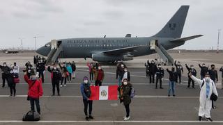 Minsa envía 47 profesionales de la salud a Iquitos para reforzar atención de pacientes COVID-19