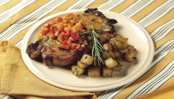 Bife angosto en salsa de tomate, naranja y albahaca