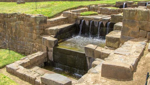 Cusco: turistas extranjeras se desnudan y se bañan en centro arqueológico de Tipón.