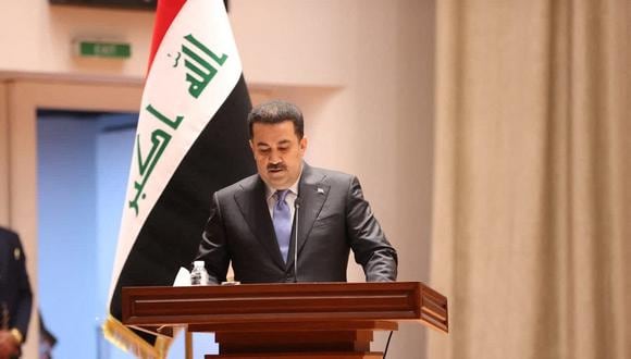 El primer ministro iraquí designado, Mohammed Shia al-Sudani, habla durante una votación en el gabinete sudanés en el parlamento en Bagdad, Irak, el 27 de octubre de 2022. (Foto de Oficina de Medios del Primer Ministro Iraquí vía REUTERS)