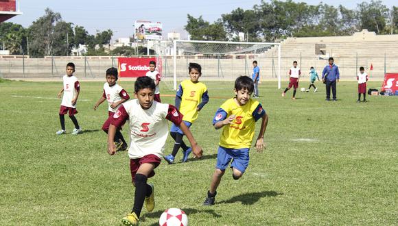 Material deportivo de Fútbol para niños y niñas