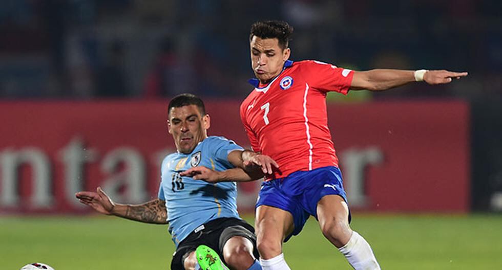 Alexis Sánchez se quejó del juego fuerte de Uruguay (Foto: AFP)