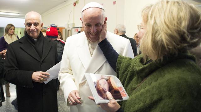 La sorpresiva visita del papa Francisco a unos adultos mayores - 2