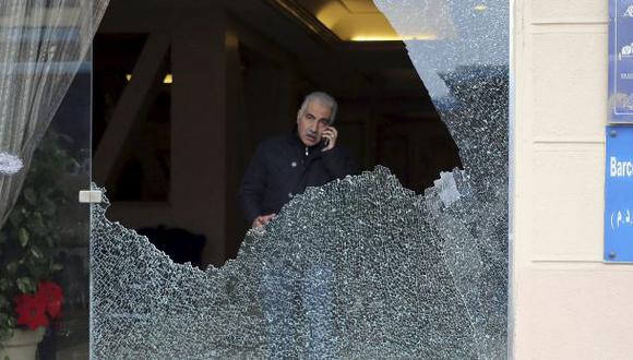 Sujetos armados dispararon contra policías en hotel de El Cairo