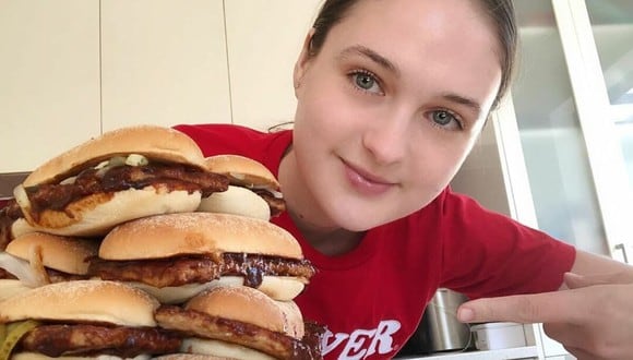 Lo más curioso es que la joven sigue la carrera de medicina y esta a tres años de conseguir su título. ¿Podrá compaginar sus estudios con sus retos de comida? (Foto: Instagram/ Nela Zisser)