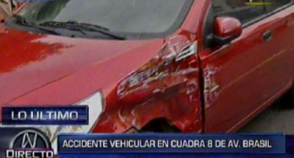 Mujer hizo una mala maniobra y ocasionó accidente de tránsito. (Foto: Canal N)