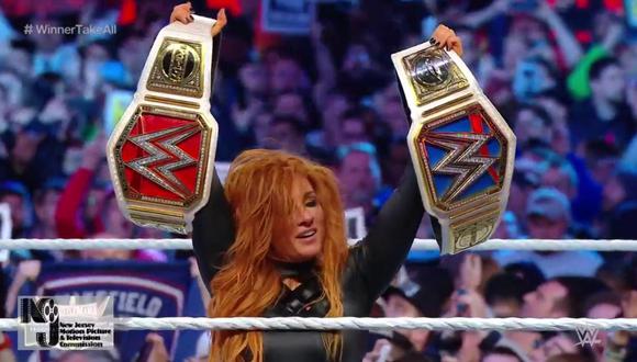 WrestleMania 35: Becky Lynch venció a Ronda Rousey y Charlotte Flair y se convirtió en campeona WWE | Foto: Captura