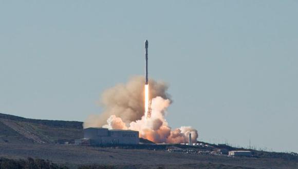 SpaceX lanzó su primer cohete desde la explosión en Florida