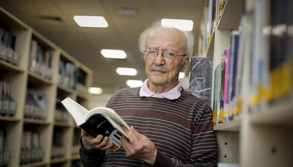 A los 87 años, habiendo dedicado más de seis décadas al periodismo y con casi una treintena de libros publicados, falleció el colombiano Javier Darío Restrepo. (Hugo Pérez / El Comercio)