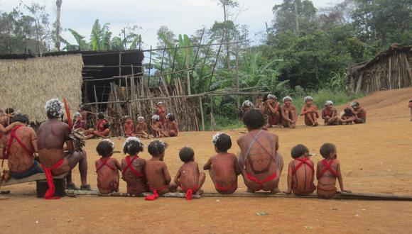 Yanomami del lado venezolano reunidos. Foto: Wataniba.